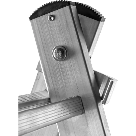фото двухсекционная лестница gigant l-02 2х8 4,67 м
