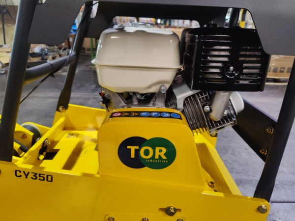 фото виброплита реверсивная гидравлическая tor cy-350 300кг, 40кн (honda) чугунная плита