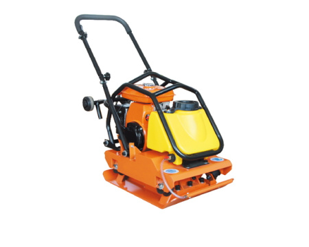 фото виброплита tor c-95t(r) 109 кг, 18кн (loncin) бак, колесный комплект